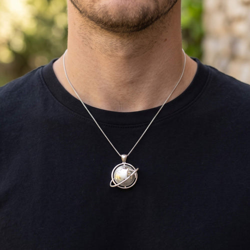 Globetrotter Pendant