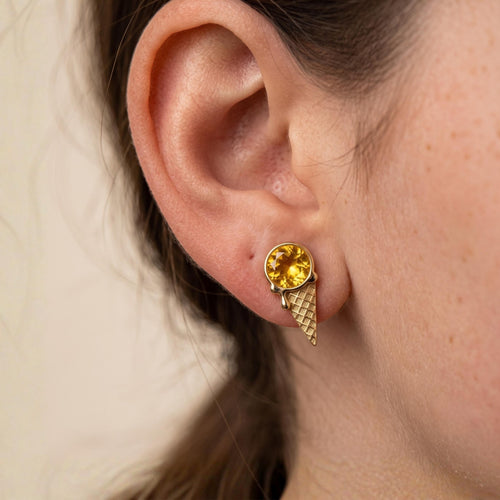 Madhuk earstuds