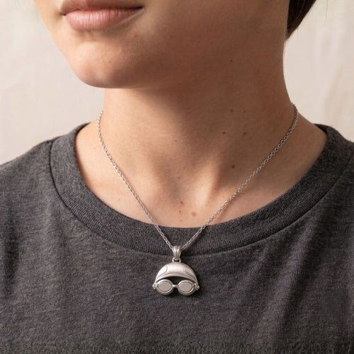Swimming splash pendant