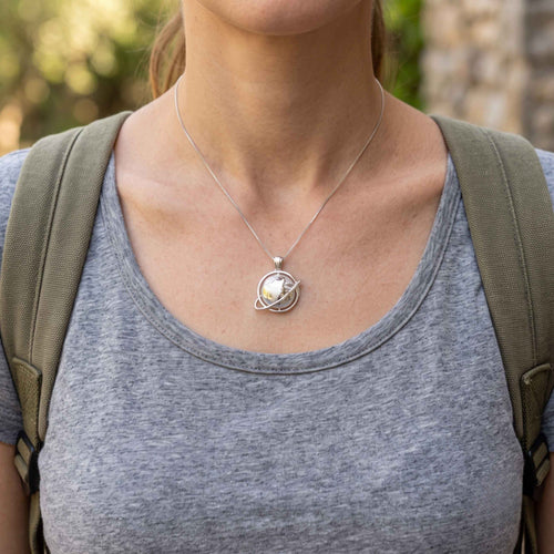 Globetrotter Pendant