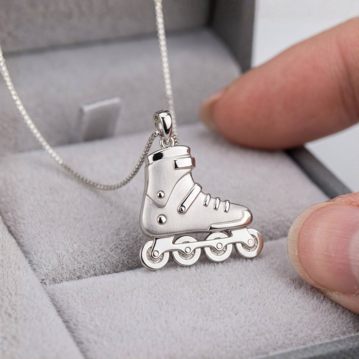 Skater rockstar pendant